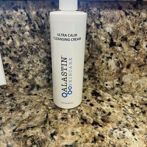 ALASTIN Ultra Calm Cleansing Cream